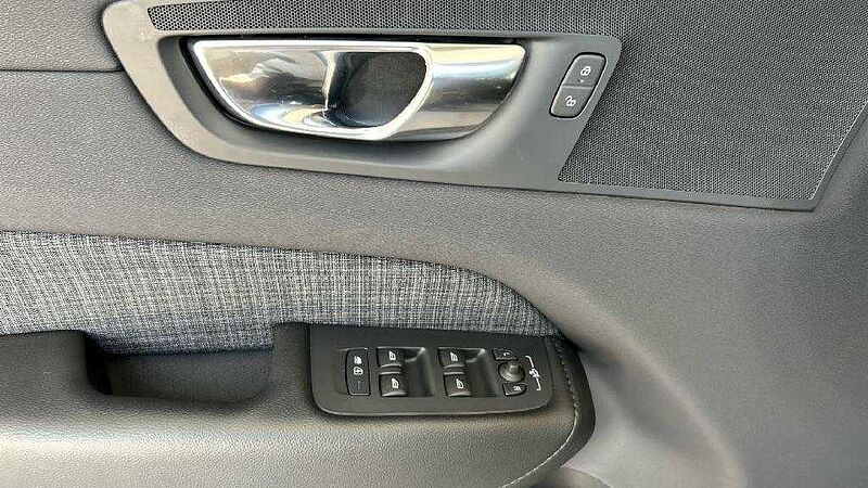 Volvo XC60 2.0 B4 G CORE AUTO 197 5P