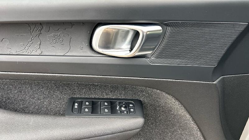 Volvo XC40 BEV 82KWH RECHARGE EXTENDED RANGE PLUS 252 5P