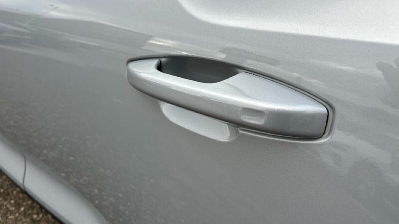 Volvo XC40 BEV 82KWH RECHARGE EXTENDED RANGE PLUS 252 5P