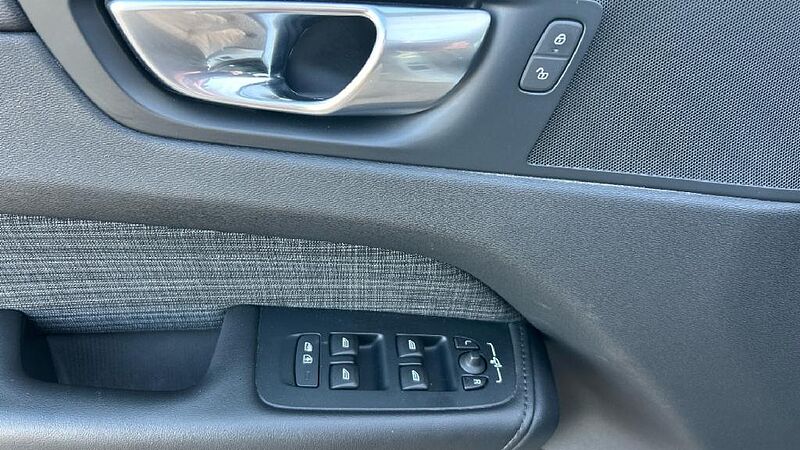 Volvo XC60 2.0 B4 D CORE AUTO 4WD 197 5P