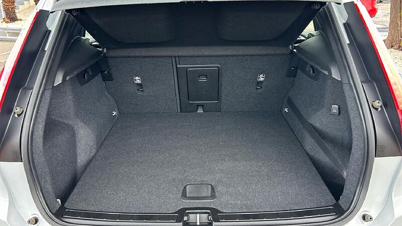 Volvo XC40 2.0 D3 BUSINESS PLUS 150 5P