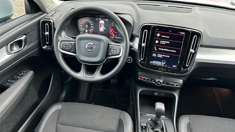 Volvo XC40 2.0 D3 BUSINESS PLUS 150 5P