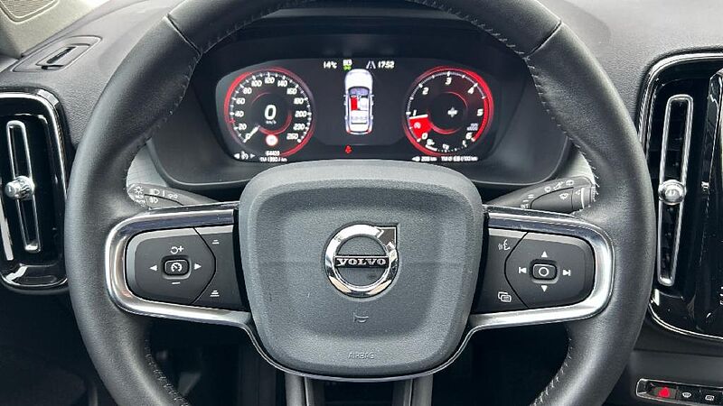 Volvo XC40 2.0 D3 BUSINESS PLUS 150 5P