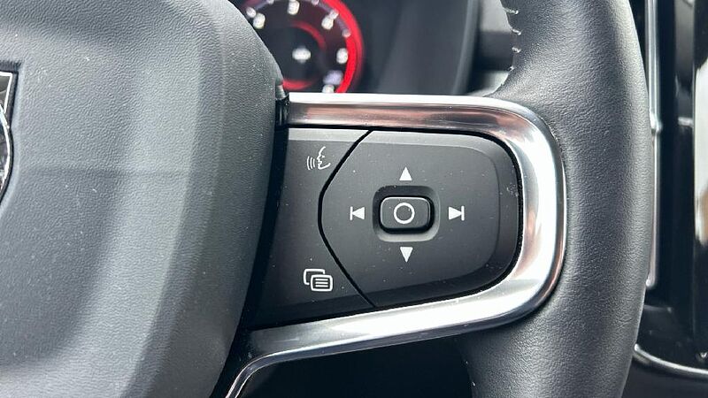 Volvo XC40 2.0 D3 BUSINESS PLUS 150 5P
