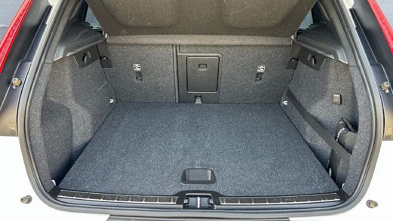 Volvo XC40 1.5 T5 R-DESIGN DCT 262 5P