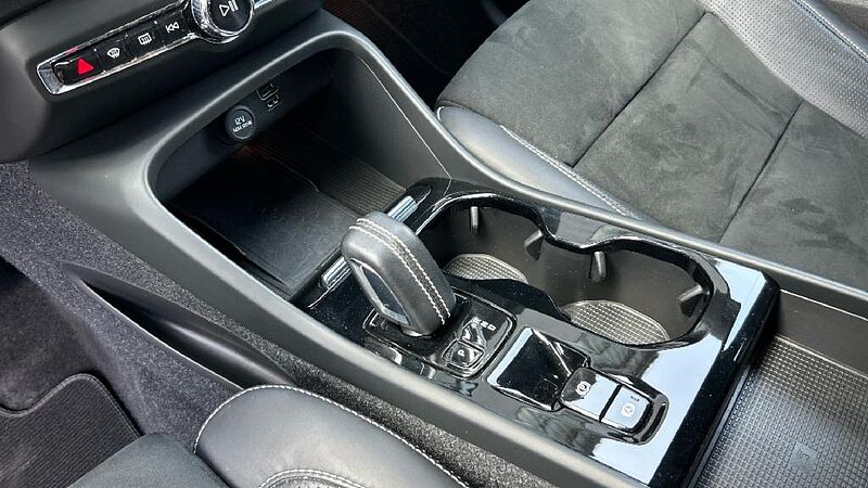 Volvo XC40 1.5 T5 R-DESIGN DCT 262 5P