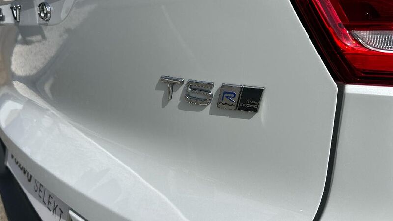 Volvo XC40 1.5 T5 R-DESIGN DCT 262 5P