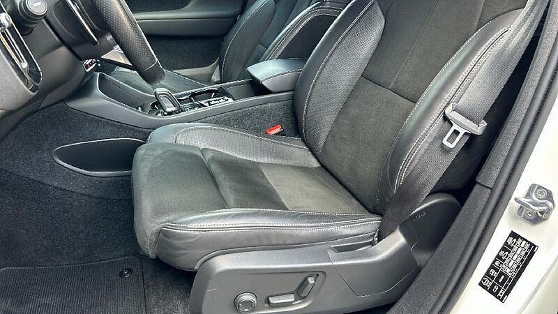 Volvo XC40 1.5 T5 R-DESIGN DCT 262 5P
