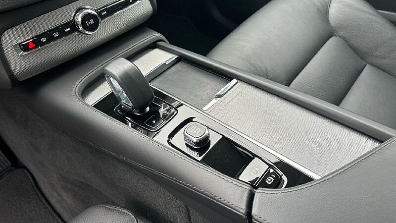 Volvo XC90 2.0 T8 PHEV CORE RECHARGE AWD AT 455 5P 7 Plazas