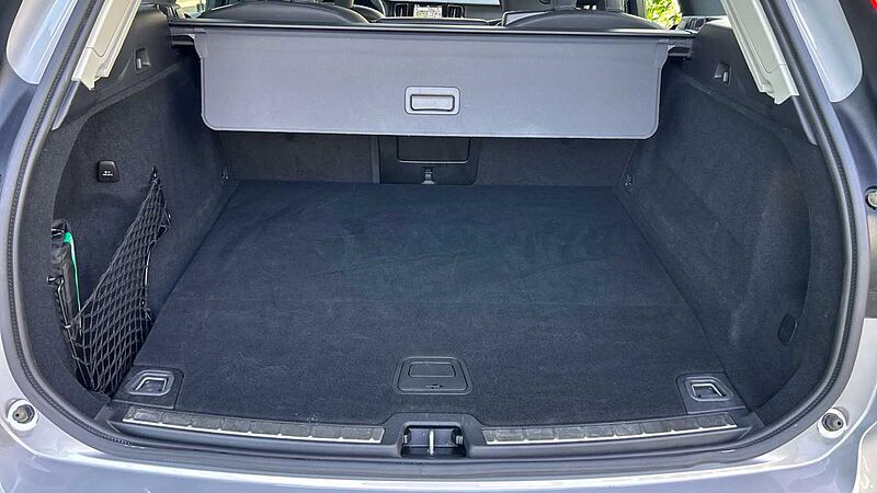 Volvo XC60 XC60 Plus, T6 AWD H&iacute;brido enchufable, El&eacute;ctrico/Gasolina, Dark
