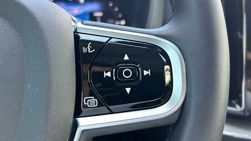 Volvo XC60 XC60 Plus, T6 AWD H&iacute;brido enchufable, El&eacute;ctrico/Gasolina, Dark