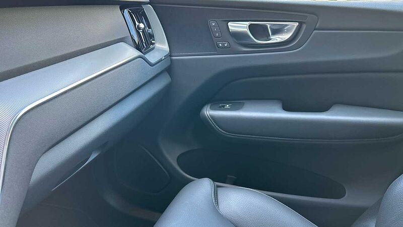 Volvo XC60 XC60 Plus, T6 AWD H&iacute;brido enchufable, El&eacute;ctrico/Gasolina, Dark