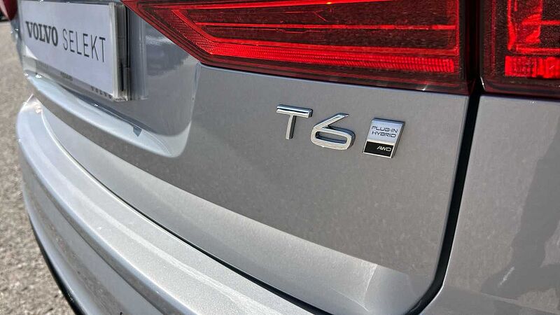 Volvo XC60 XC60 Plus, T6 AWD H&iacute;brido enchufable, El&eacute;ctrico/Gasolina, Dark