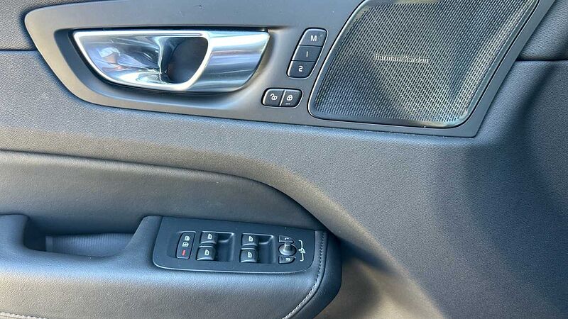 Volvo XC60 XC60 Ultra, T6 AWD H&iacute;brido enchufable, El&eacute;ctrico/Gasolina, Dark
