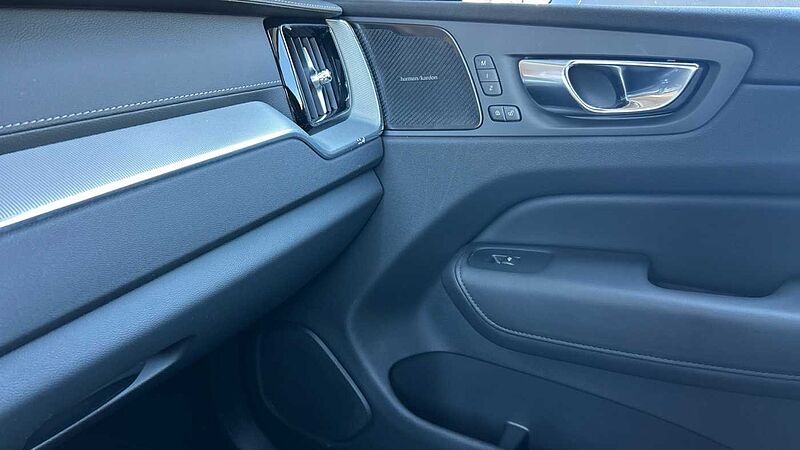 Volvo XC60 XC60 Ultra, T6 AWD H&iacute;brido enchufable, El&eacute;ctrico/Gasolina, Dark