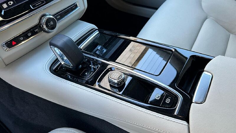 Volvo S90 2.0 T8 RECHARGE CORE BRIGHT 4WD AUTO 455 4P