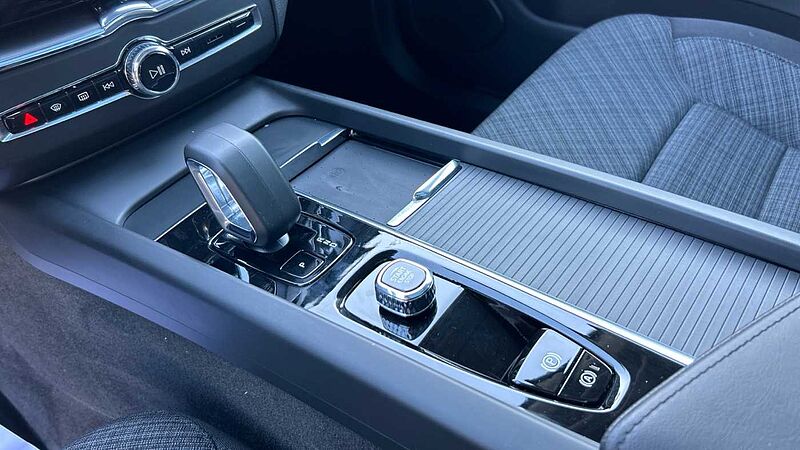 Volvo XC60 2.0 T6 RECHARGE CORE AUTO 4WD 350 5P