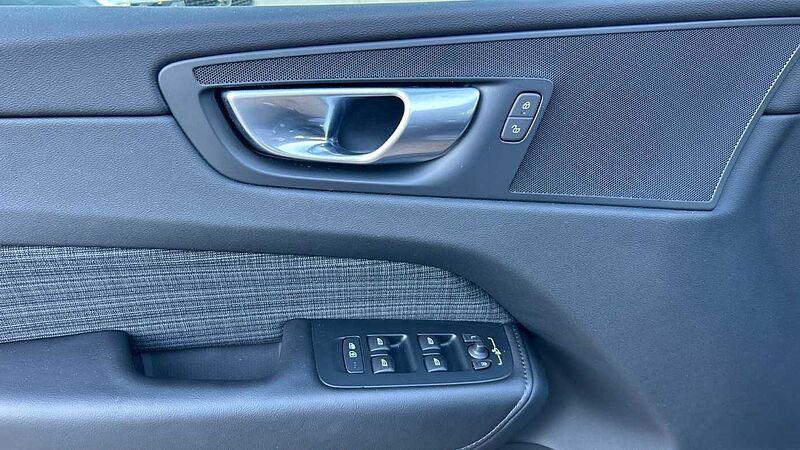 Volvo XC60 2.0 T6 RECHARGE CORE AUTO 4WD 350 5P