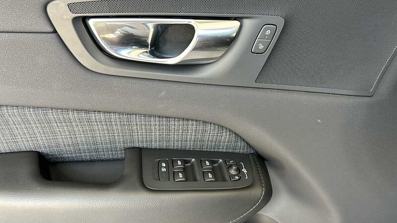 Volvo XC60 2.0 B4 G CORE AUTO 197 5P
