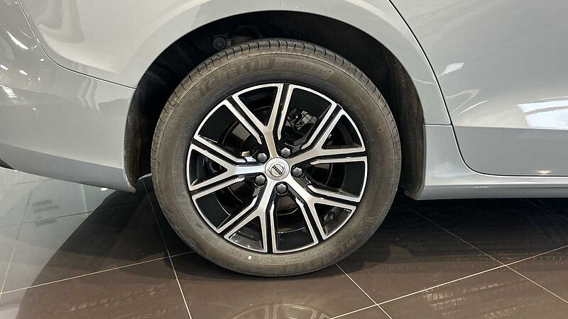 Volvo V60 2.0 B4 D CORE AUTO 197 5P