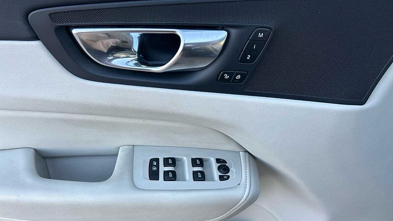 Volvo XC60 2.0 T6 RECHARGE PLUS BRIGHT AUTO 4WD 350 5P