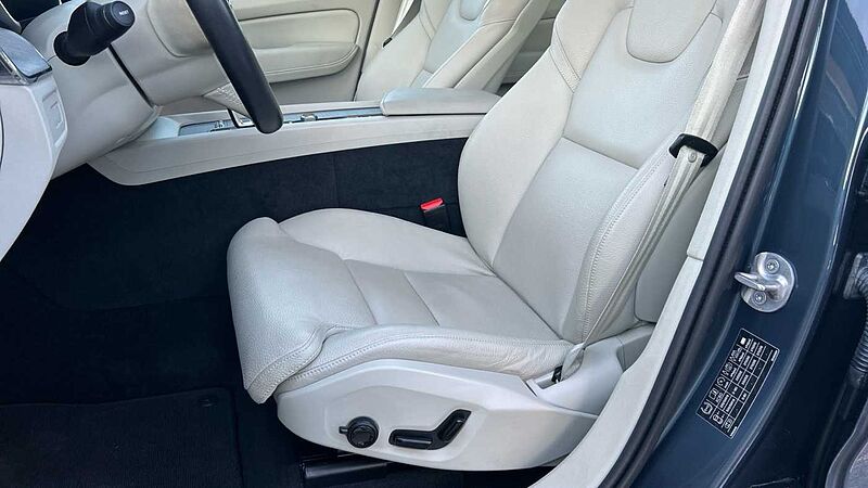 Volvo XC60 2.0 T6 RECHARGE PLUS BRIGHT AUTO 4WD 350 5P