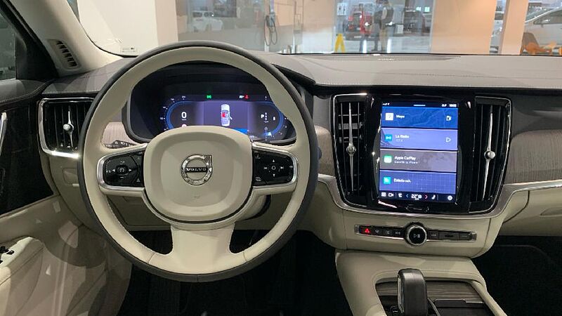 Volvo S90 2.0 B4 G PLUS BRIGHT AUTO 197 4P