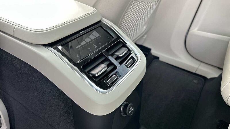 Volvo XC90 2.0 T8 INSCRIPTION 4WD AUTO 400 5P 7 Plazas