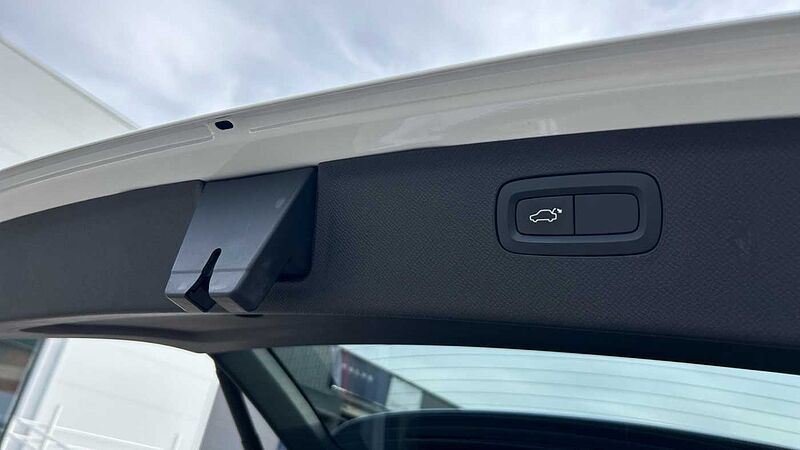 Volvo XC90 2.0 T8 INSCRIPTION 4WD AUTO 400 5P 7 Plazas