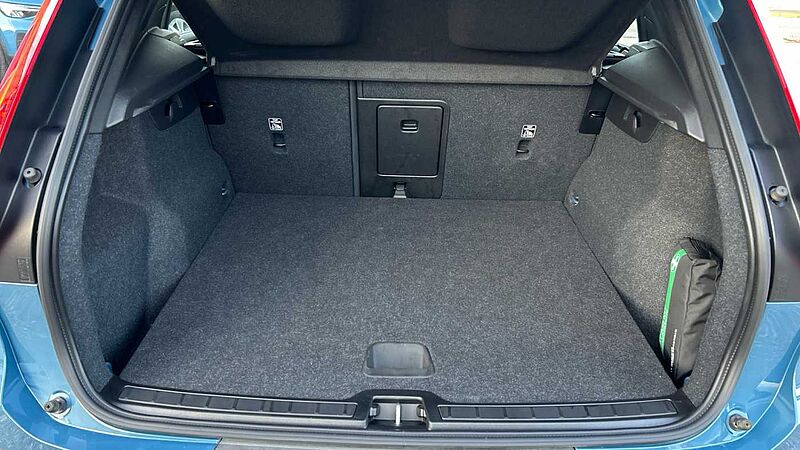 Volvo XC40 Core Recharge Electrico Puro