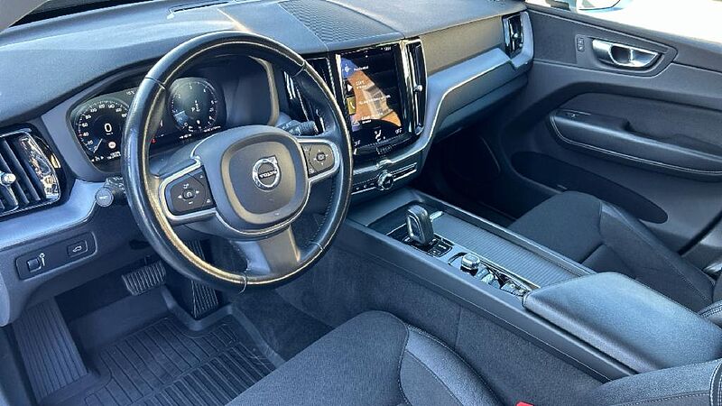 Volvo XC60 2.0 B4 D MOMENTUM PRO AUTO 4WD 197 5P