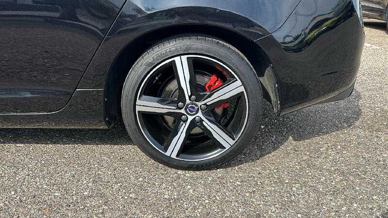 Volvo V60 2.0 D2 R-DESIGN MOMENTUM 120 5P