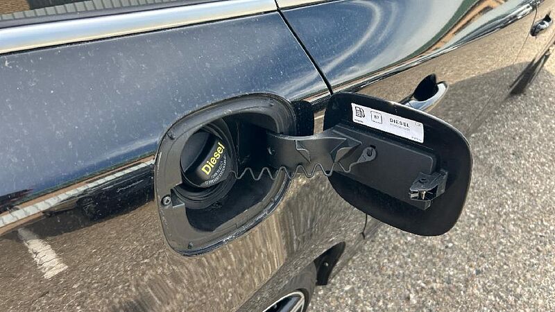 Volvo V60 2.0 D2 R-DESIGN MOMENTUM 120 5P