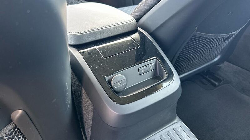 Volvo V60 2.0 T6 RECHARGE CORE AUTO 4WD 350 5P