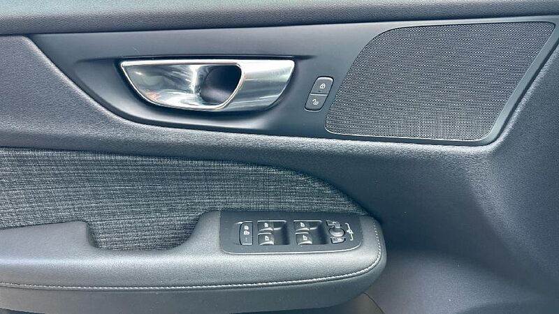 Volvo V60 2.0 T6 RECHARGE CORE AUTO 4WD 350 5P