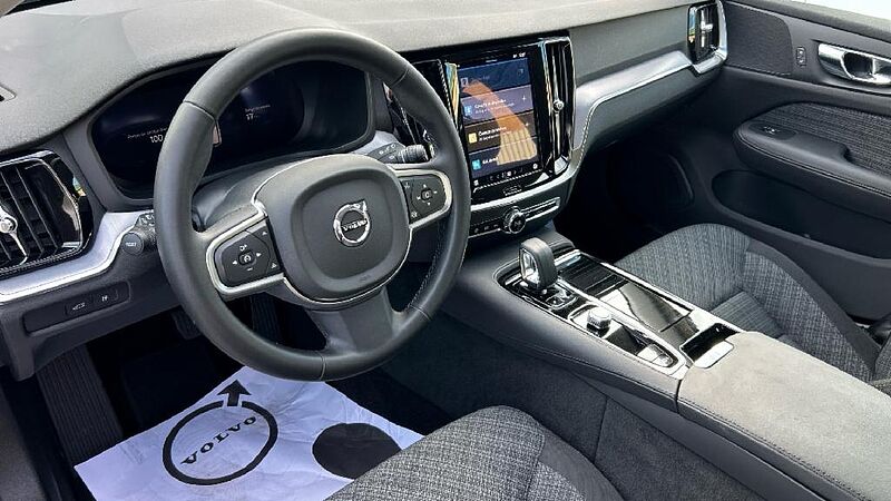 Volvo V60 2.0 T6 RECHARGE CORE AUTO 4WD 350 5P