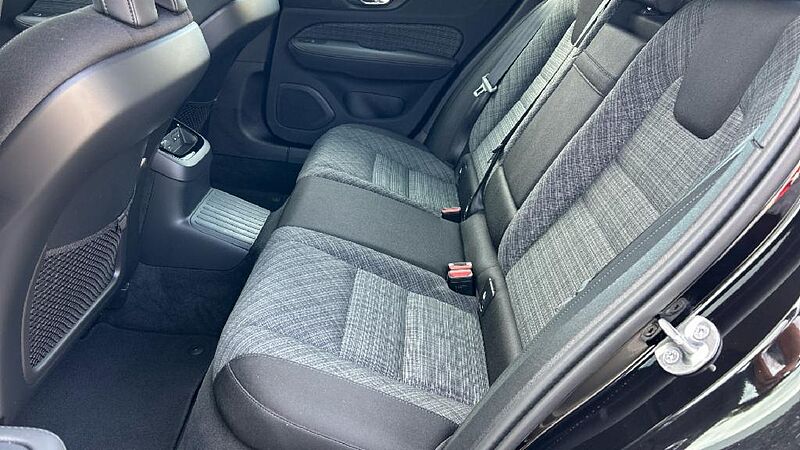 Volvo V60 2.0 T6 RECHARGE CORE AUTO 4WD 350 5P