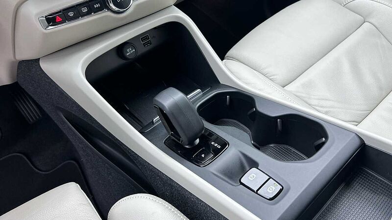 Volvo XC40 1.5 T4 PHEV RECHARGE CORE DCT 211 5P