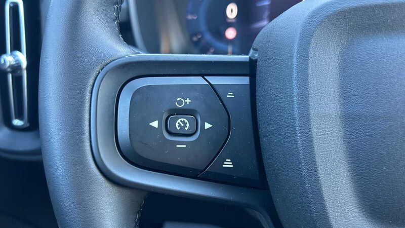 Volvo XC40 2.0 B3 ESSENTIAL AUTO 163 5P