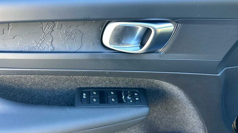 Volvo XC40 2.0 B3 ESSENTIAL AUTO 163 5P