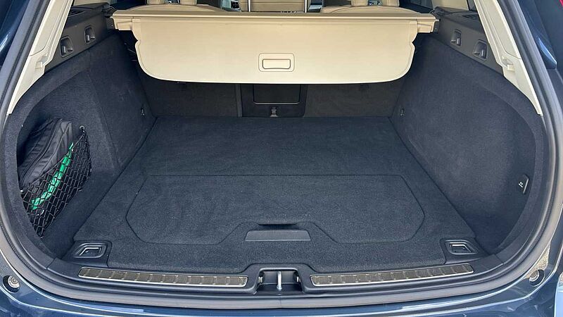 Volvo V60 2.0 B4 P PLUS DARK AUTO 197 5P