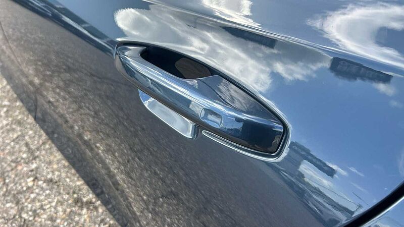 Volvo V60 2.0 B4 P PLUS DARK AUTO 197 5P