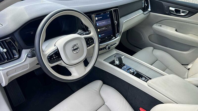 Volvo V60 2.0 B4 P PLUS DARK AUTO 197 5P