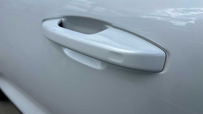 Volvo XC40 2.0 B3 PLUS DARK AUTO 163 5P