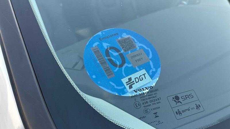 Volvo XC60 2.0 T6 RECHARGE PLUS DARK AUTO 4WD 350 5P