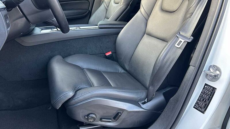 Volvo XC60 2.0 T6 RECHARGE PLUS DARK AUTO 4WD 350 5P