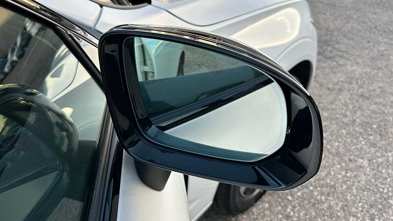 Volvo XC60 2.0 T6 RECHARGE PLUS DARK AUTO 4WD 350 5P