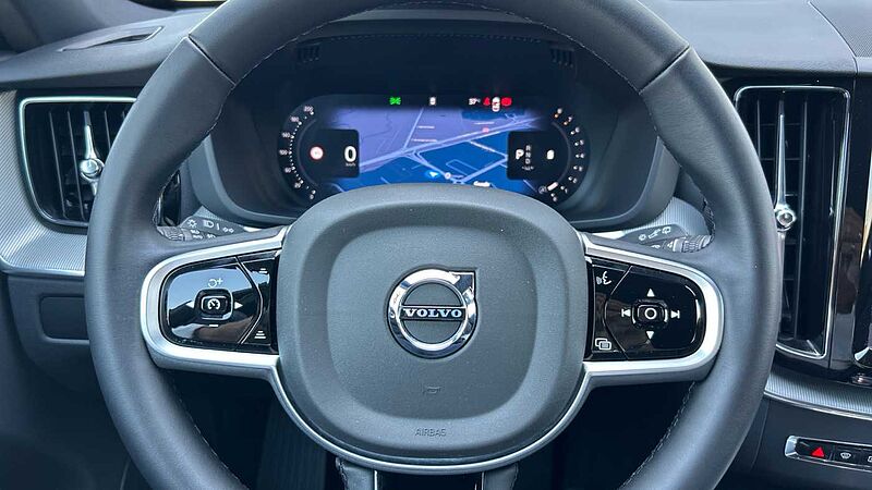 Volvo XC60 2.0 B5 P PLUS DARK AUTO 4WD 250 5P
