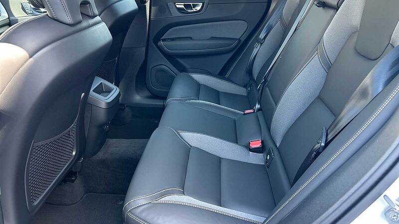 Volvo XC60 2.0 B5 P PLUS DARK AUTO 4WD 250 5P