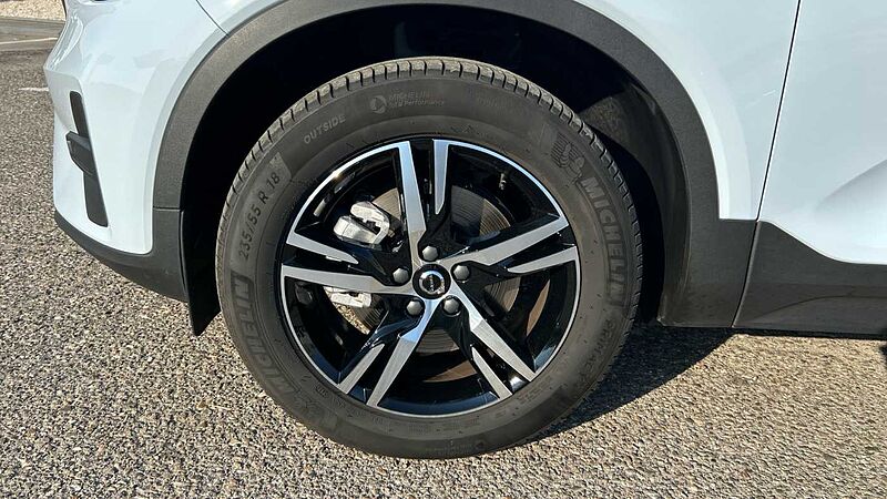 Volvo XC40 2.0 B3 MHEV CORE DCT 163 5P
